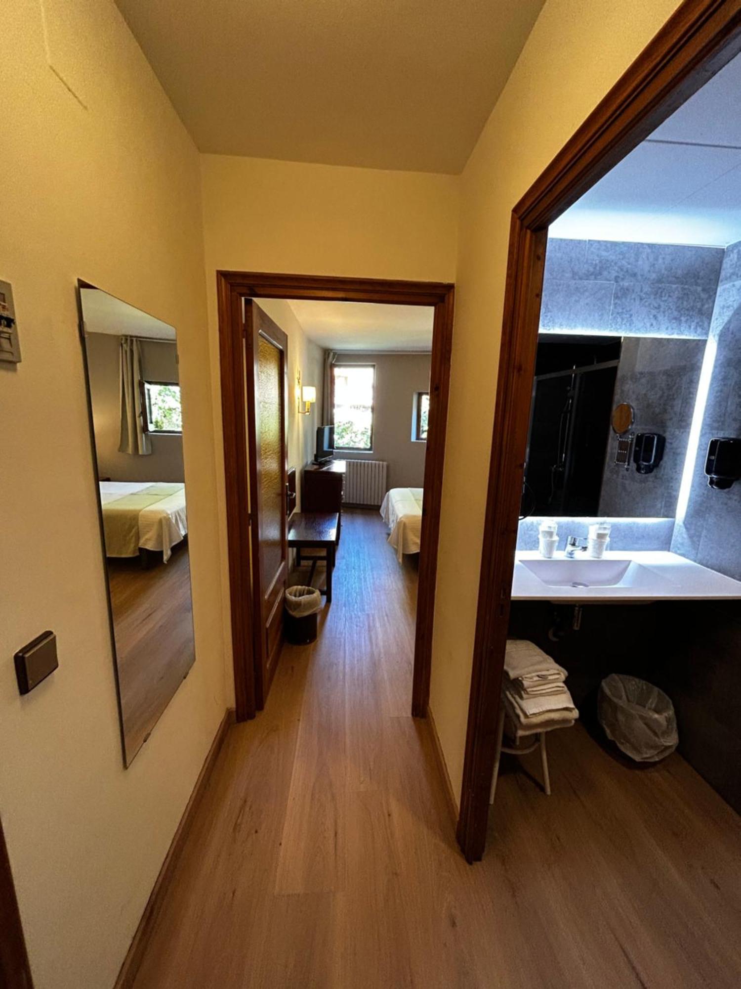 Hotel Santa Barbara De La Vall D'Ordino Eksteriør billede