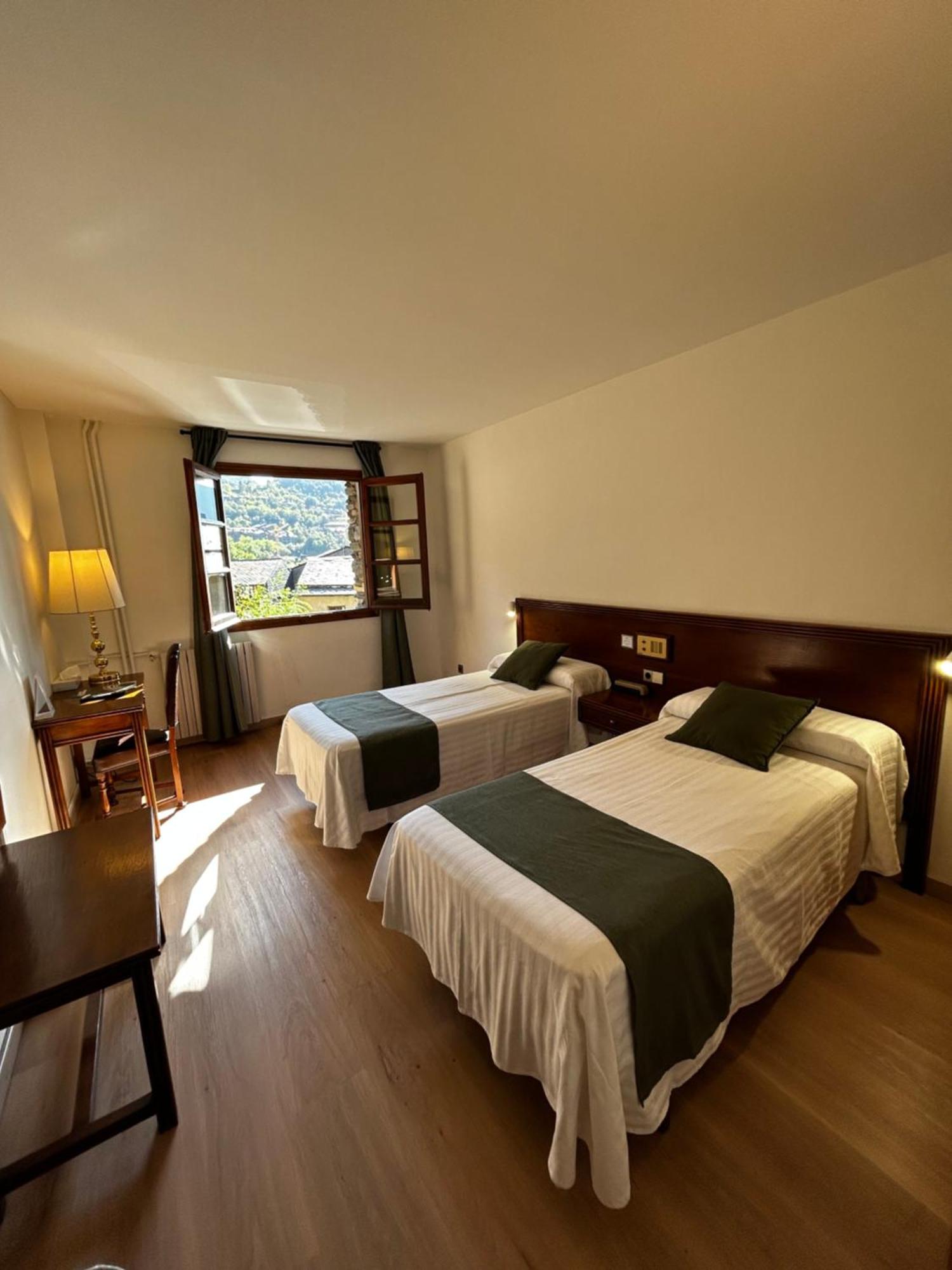 Hotel Santa Barbara De La Vall D'Ordino Eksteriør billede