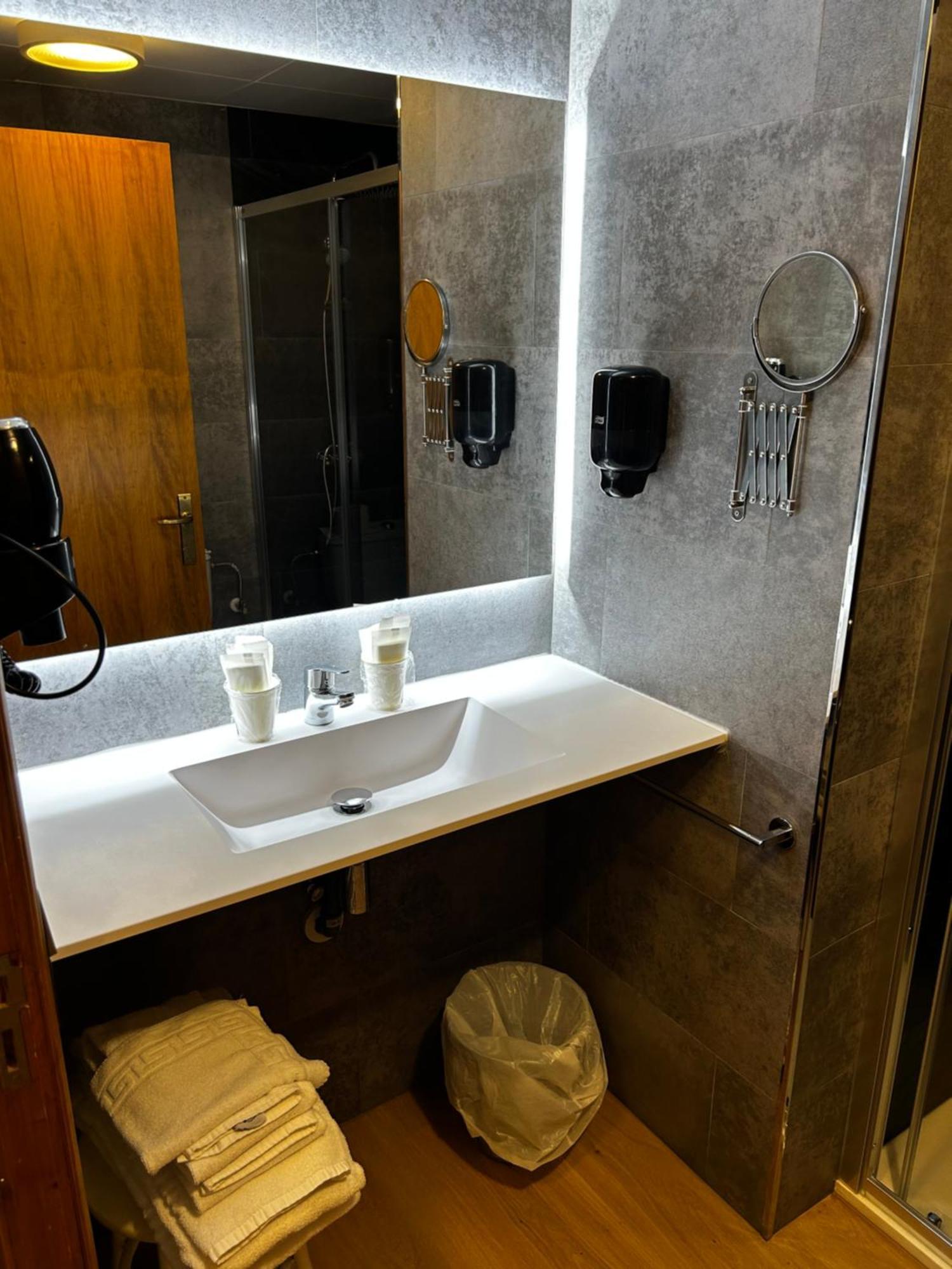 Hotel Santa Barbara De La Vall D'Ordino Eksteriør billede