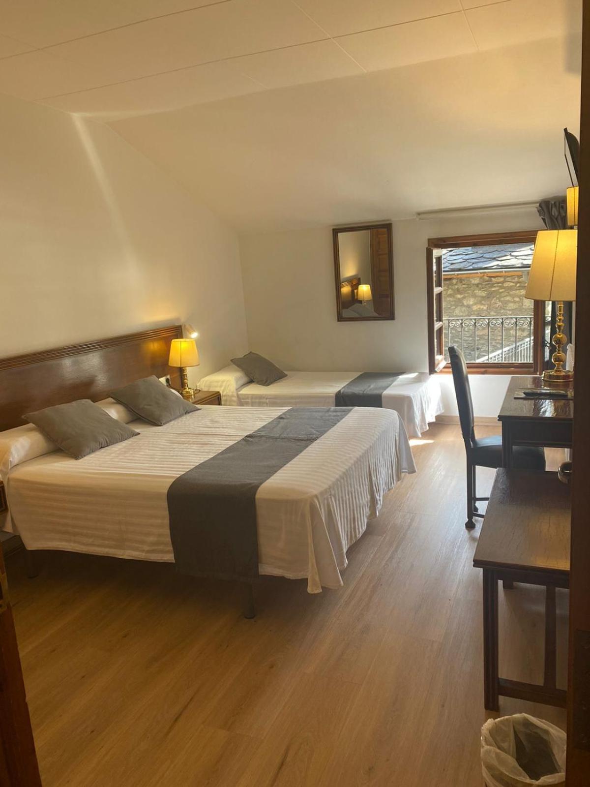 Hotel Santa Barbara De La Vall D'Ordino Eksteriør billede
