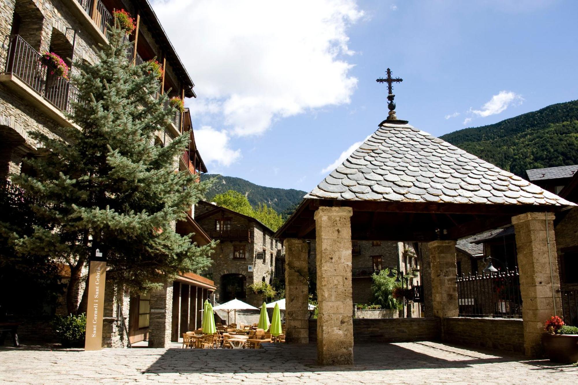 Hotel Santa Barbara De La Vall D'Ordino Eksteriør billede