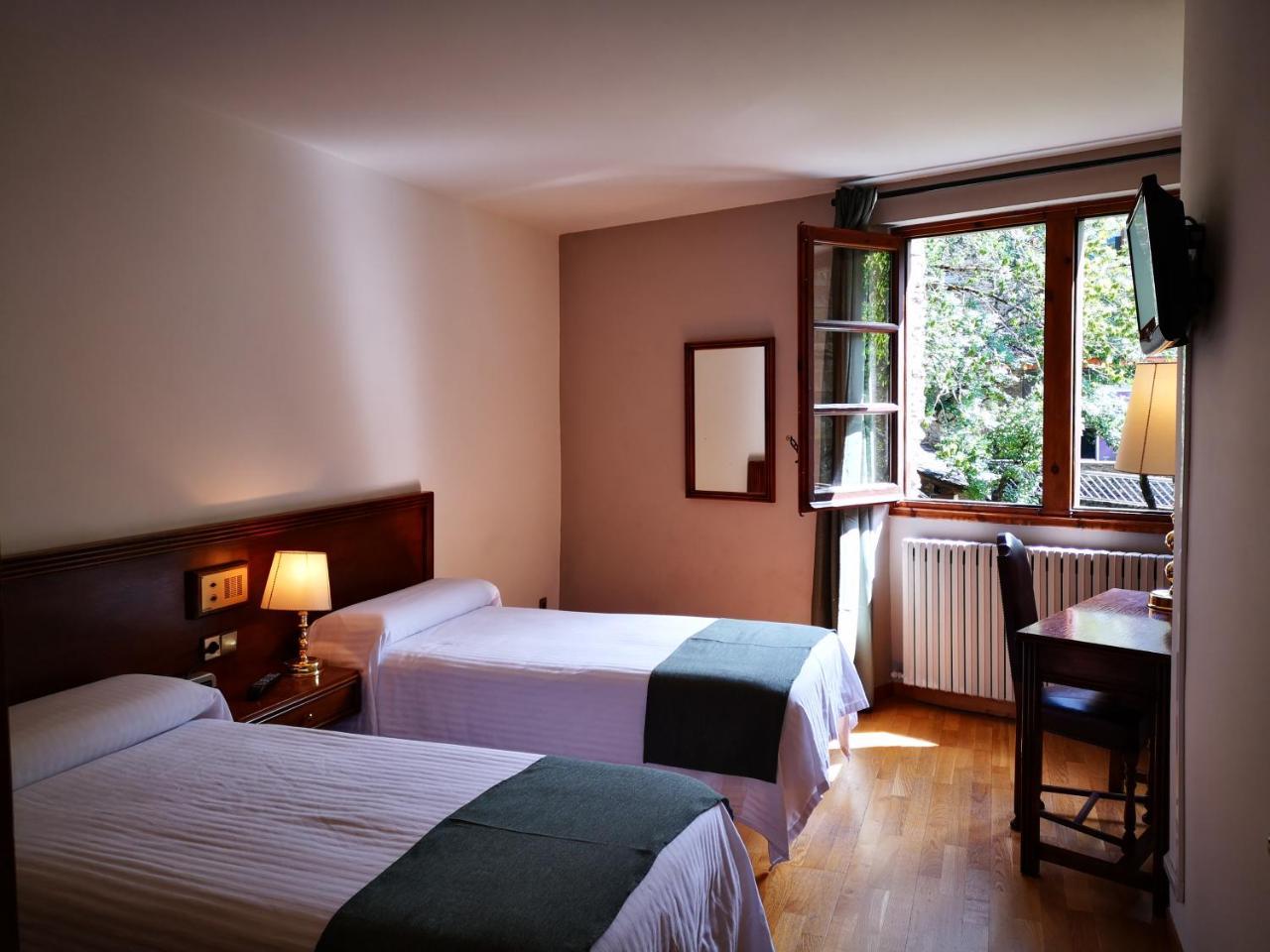 Hotel Santa Barbara De La Vall D'Ordino Eksteriør billede