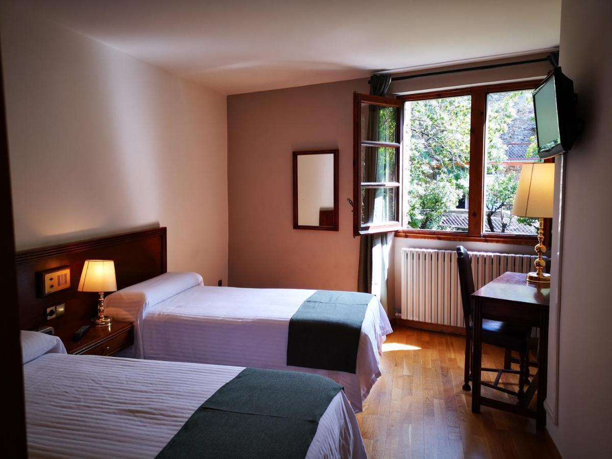 Hotel Santa Barbara De La Vall D'Ordino Eksteriør billede